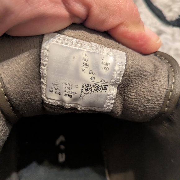 Converse Gray Leather Sneakers - Picture 4 of 10